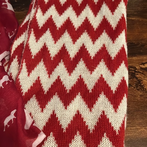 2 Alabama Crimson Tide Scarves. Roll Tide - Picture 3 of 3
